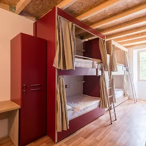 https://hostel-antique.in-istria.net